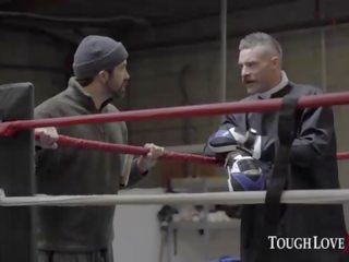 Toughlovex otec karl fights pro jeho prize bridgette b