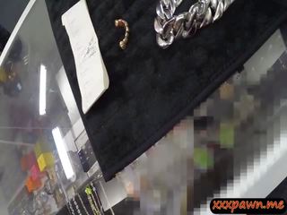 Strumpet offers her burungpun to redeem her silver chain she pawned