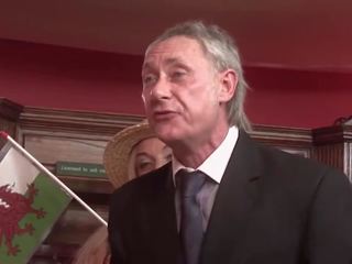 Britanke orgija s veliko in veliko od prsi, xxx posnetek 84