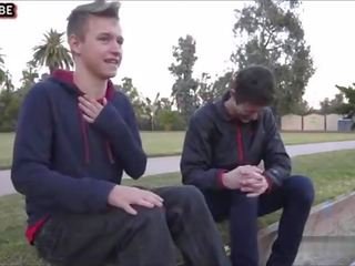 Concupiscent mladiství homosexuálové těžký špinavý video a výstřik