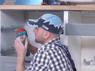 Creampie-angels.com - katti ginto - dude fixes ginintuan ang buhok puke sa a upuan