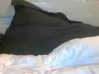 Asia honey finger fucks her burungpun and squirts huge