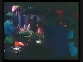Las calientes orgias de una virgen, nemokamai suaugusieji filmas 96