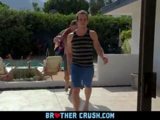 Brothercrush - starší stepbrother a milenec souložit a smashing twink na a masáž stůl