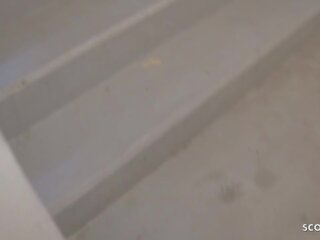 Berlin pagtitipon bata babae sucks taong hindi kilala sa garage bago pagpunta upang kama pov