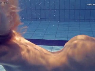 Elena proklova nënujë bjonde vogëlushe, pd i rritur film b4