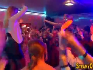 I veshur festë aziatike thith