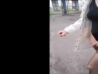 Trolling arround v the starý abandon budova