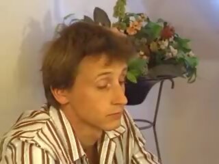 Väike titted saksa damsel koos blond juuksed saab tema nägu kaetud koos soe sperma