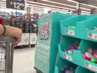 A resnično čudak recording a outstanding punca pri walmart -