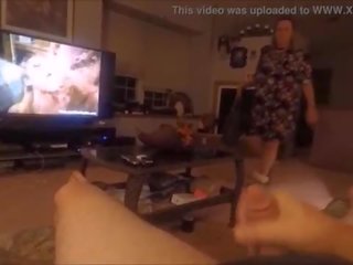 Scarlett catches hubby cepet off