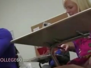 Kolegj studentët e pisët video everywhere