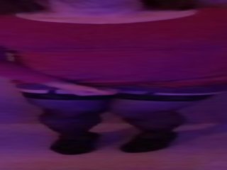 Motër crossdresser masturbim mashkullor larg në shtëpi