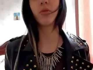 Emo vid her attractive style