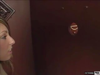 賈靜雯 hall 吸 約翰遜 在 該 光榮洞裡 confessional