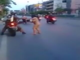 Crazydrunkwomen: 免費 middle-aged 色情 夾 45