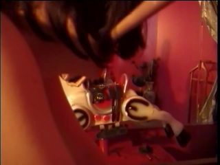 Brunet ýaş gyz straps in voluptuous streetwalker into chair for titty sordyrmak