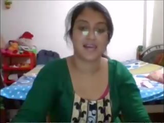 Desi honey Getting Nude and Seducing on Webcam: Free dirty clip 23