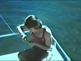 Wintaž sikiş video on the gämi