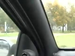 Adorável bonita fode em o chuva checa rua escolher para cima: x classificado vídeo c0