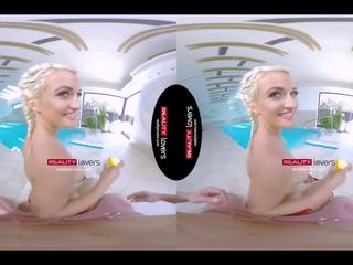 Realitylovers - pigtailed giovanissima nicole piscine et divertimento