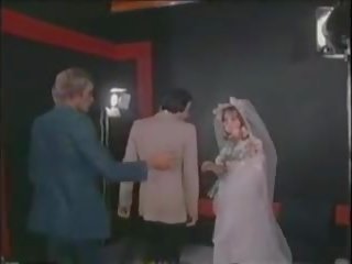 Desiring babaeng ikakasal pangtatluhang pagtatalik