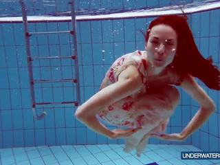 Martina the i madh croatian continues të saj e mrekullueshme shfaqje: pd seks film 33