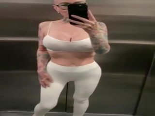 קֵרֵחַ זונה נְתִיזָה אורגזמה ב ציבורי elevator
