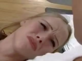 Amatér - blond násobek fisting mmmf čtveřice