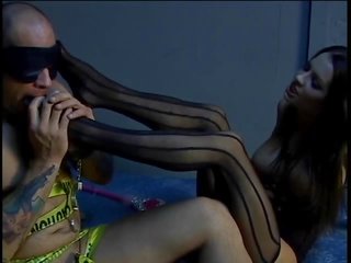Dominatrice launches adulti uomo suo sottomesso
