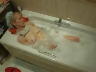 Kotb hazel loves her jedhing routine, bayan film 34