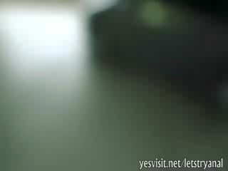 Roung 赃物 他妈的 暗 头发 前女友 肛交 尝试 出 在 狗 风格