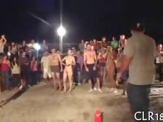 Mga ito mahirap pataas kolehiyo provocative babae pagsuso a mean baras