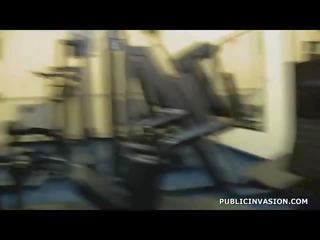 Graziosa eccellente giovane donna