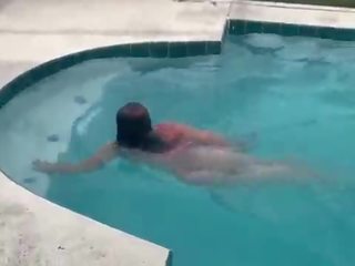 Groovy latina istabene la paisa cleans the basejns un sūkā dick&excl; noķerti līdz kaimiņš
