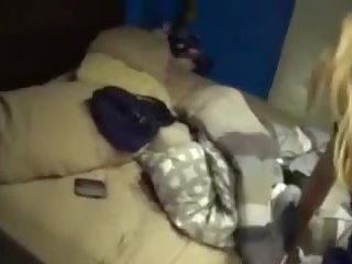 Lepo assfuck za a mlada amaterke s očala