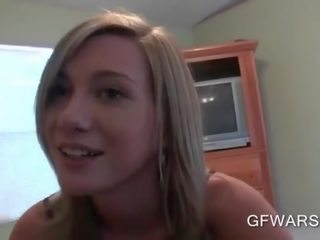 Smiling blondinka sucks and humps kotak in pov