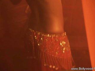 Ta sees kaudu oma mängud, tasuta india x kõlblik video 24