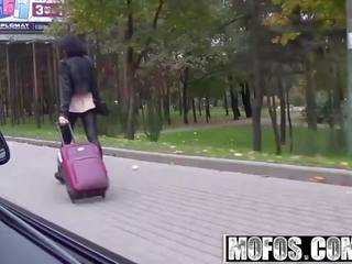 Mofos - 좌초 청소년 - sheri vi - 단단한 바지 단단한