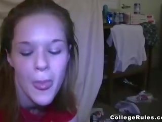 Kolese students striptease twister katelu