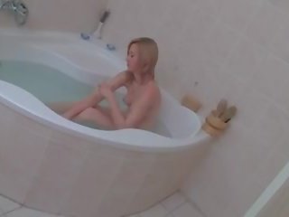 Blair at diyak sa ang bathtub