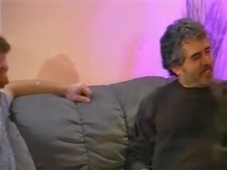 Bashkëshort watches e tij flokëkuqe bashkëshorte fucked nga i huaj
