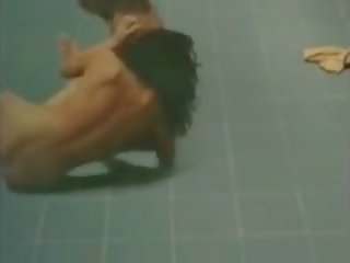 淋浴 的劇烈爭吵: 免費 貓 戰鬥 色情 夾 mov e8