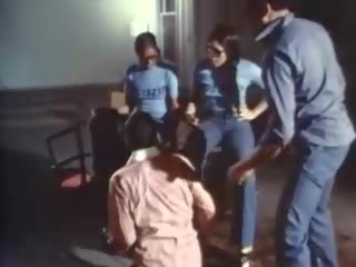Utcán beszélgetés: ingyenes talked hd szex csipesz film 6b