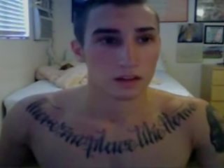 Attractive vytetovat hunk- part2 na gayboyscam.com