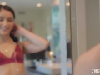 Young brunet diva strips out of her içki geýim and masturbates