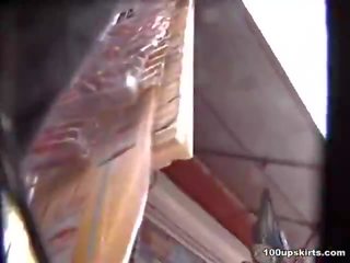 Dvignjeno krilo pri na mall vids