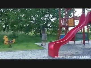 Kirli naked nymph shaggs içinde the playground