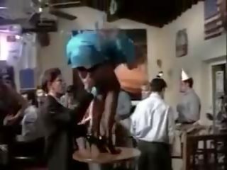 Un bar sympathique: mugt mugt bar xxx film clip 4e
