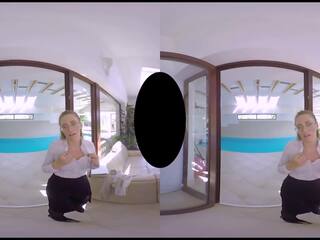 Lusty real estate agent sells you the cock-apartment between her sikil